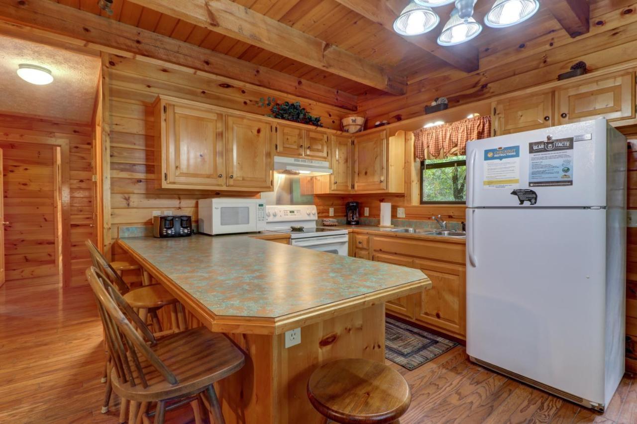 Friendly Bear Cabin Pigeon Forge Exterior photo