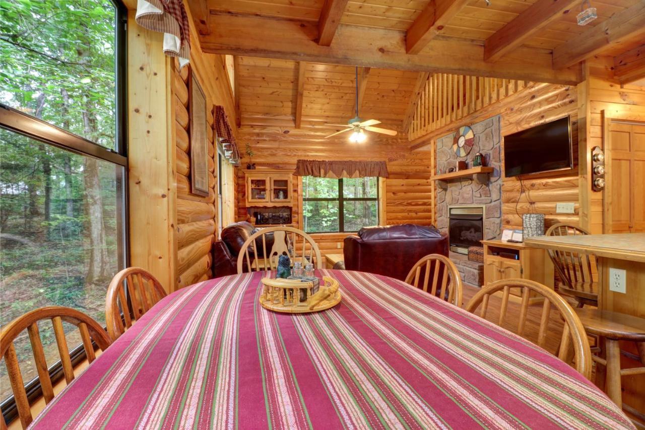 Friendly Bear Cabin Pigeon Forge Exterior photo