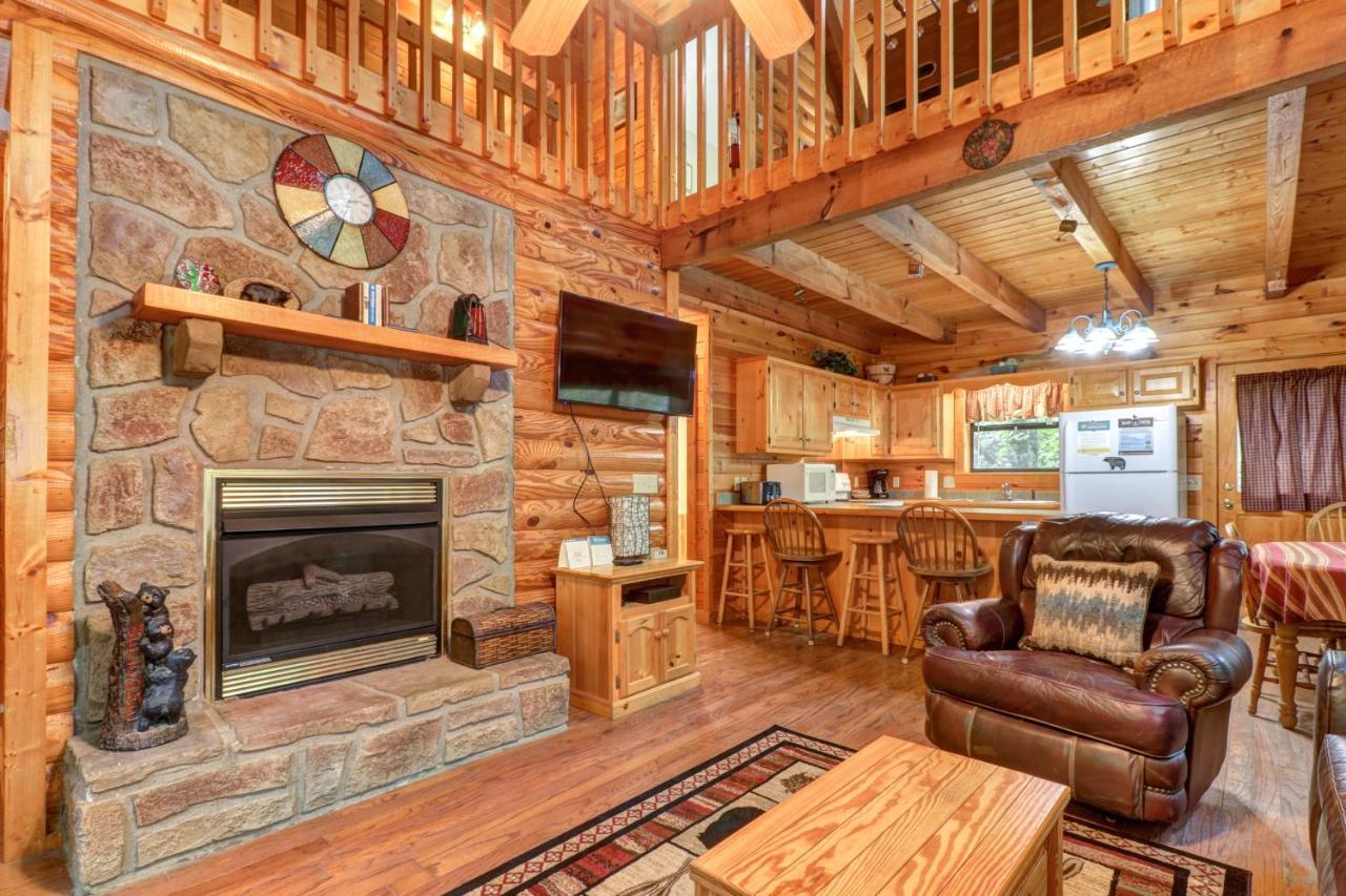 Friendly Bear Cabin Pigeon Forge Exterior photo