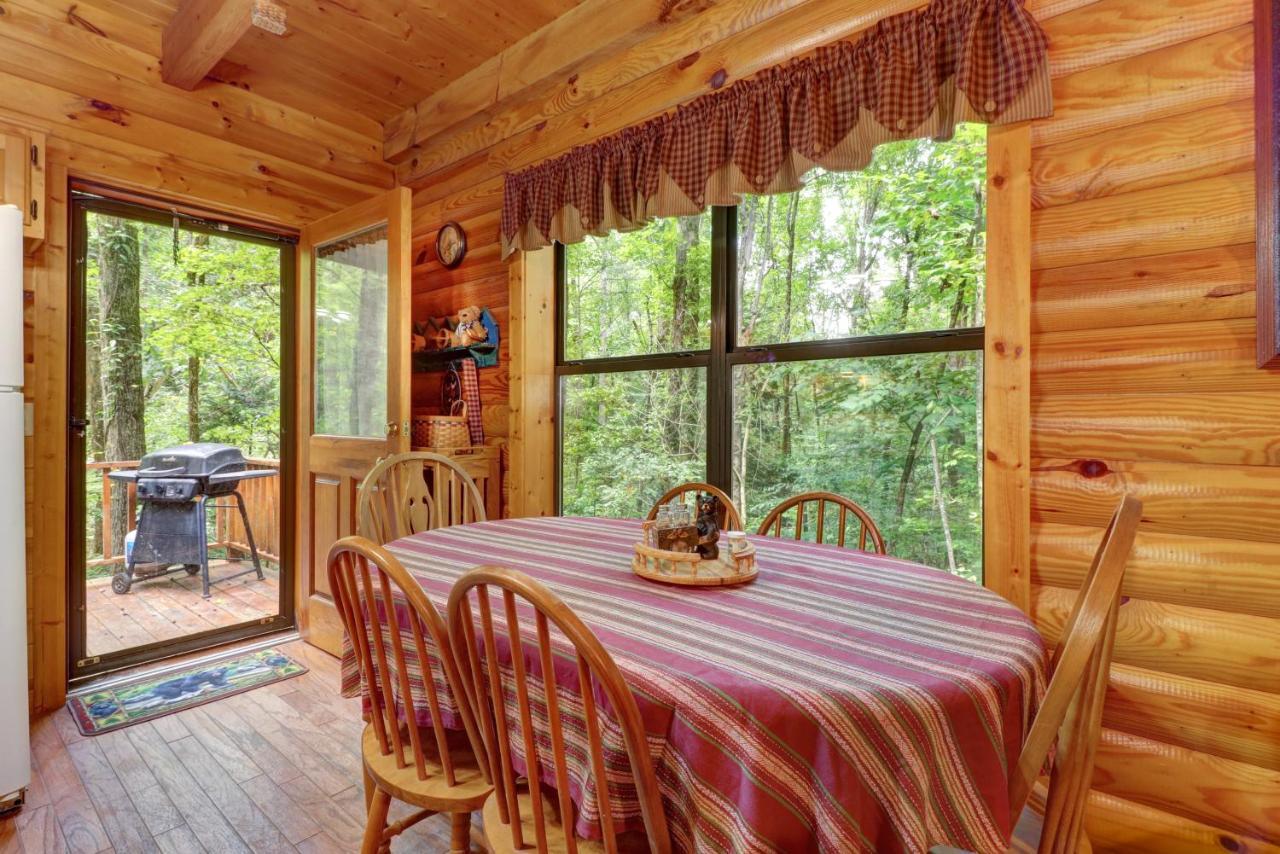 Friendly Bear Cabin Pigeon Forge Exterior photo