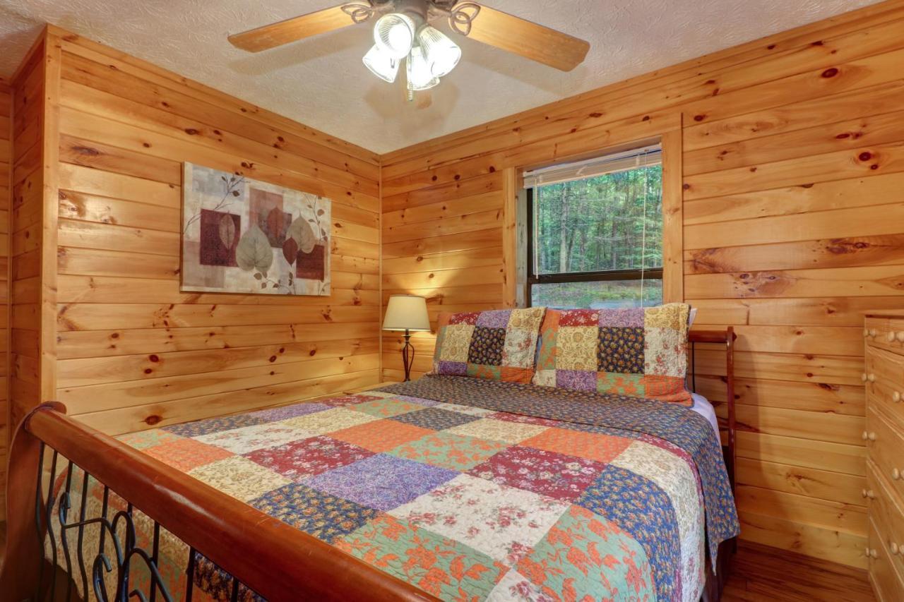 Friendly Bear Cabin Pigeon Forge Exterior photo
